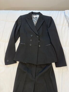 Tahari Women's Black Double-Breasted Blazer with Leopard Lining & Pants